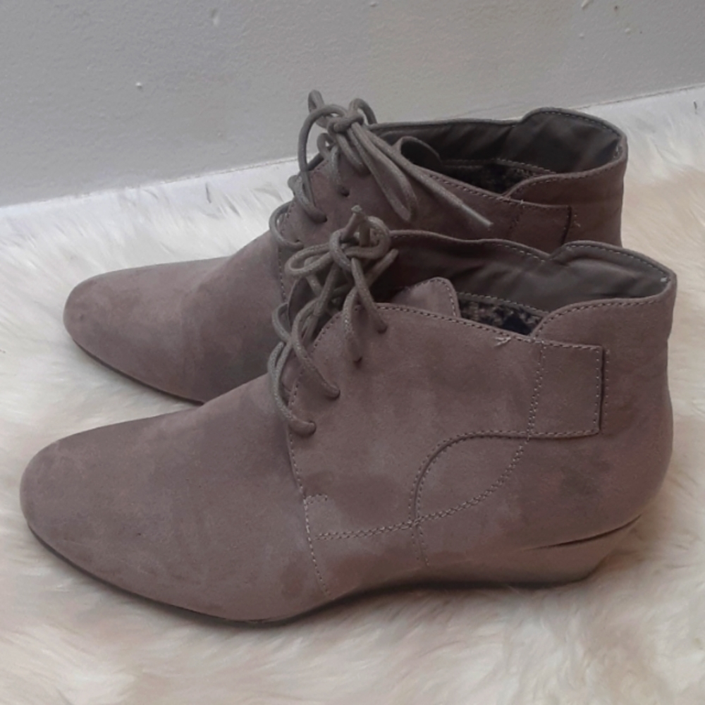 Marbella Tan Boots Size 8 1/2 (II)